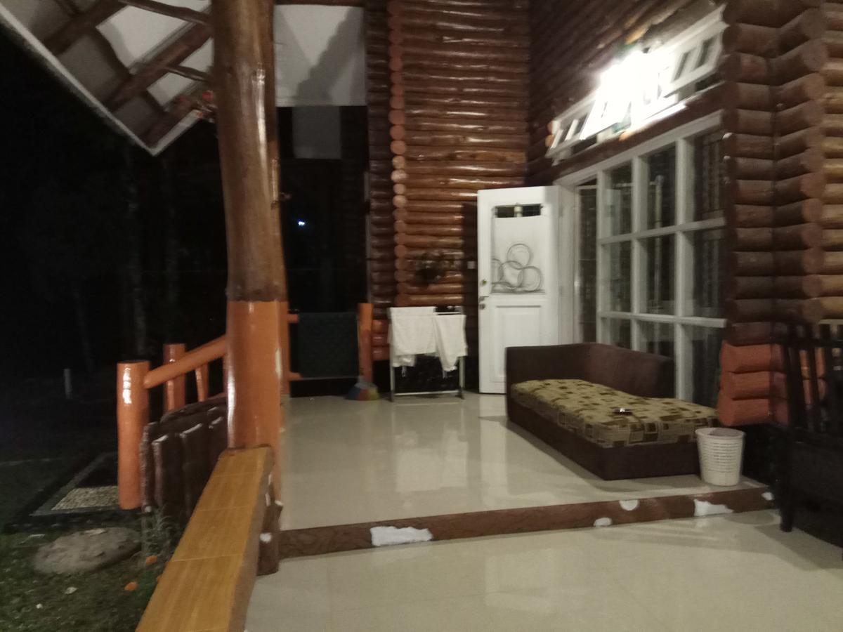 Vila Kota Bunga 5 Bedrooms Пунсак Екстериор снимка