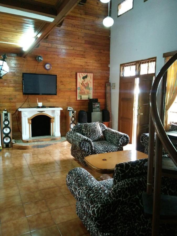 Vila Kota Bunga 5 Bedrooms Пунсак Екстериор снимка